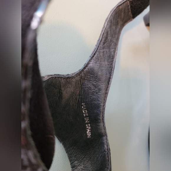 NWOB Helle Comfort Women's Velcro Strap Black  Faux Snake Skin Kitten Heel - 11 - Picture 4 of 9